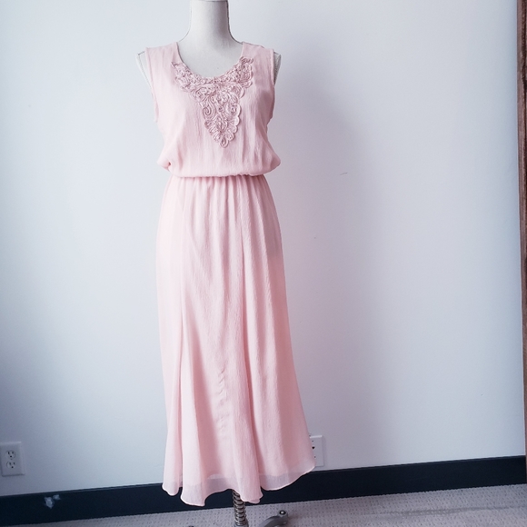 Vintage Ensemble - Picture 10 of 13